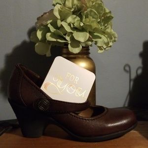 Casual and cute pumps